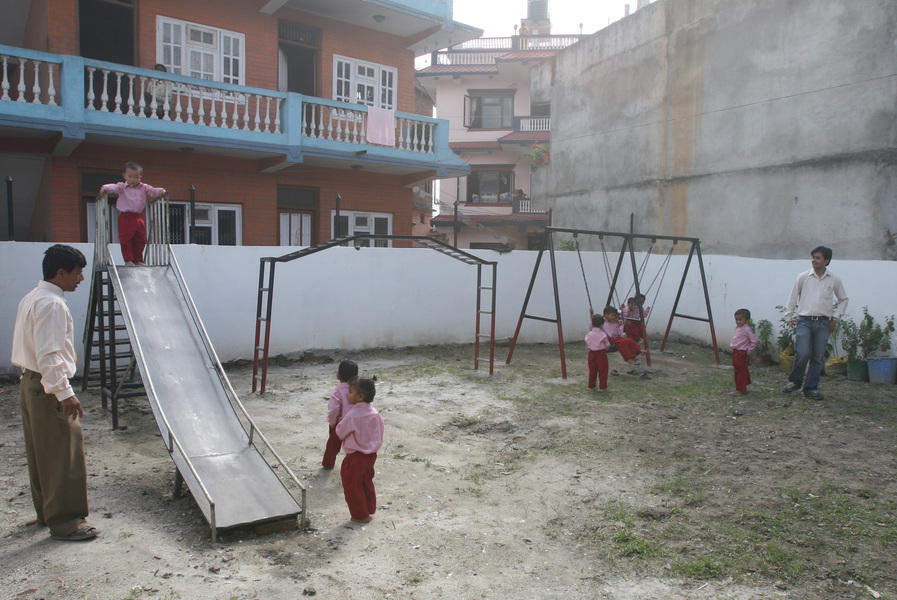 img-scuola-materna-e-dellinfanzia-naya-bal-bagaincha-giardino-dei-bambini